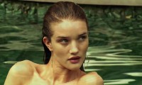 Роузи Хантингтон-Уайтли полностью голая на съемках журнала Pirelli