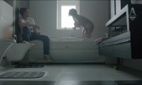 Голая Мария Шумакова выходит из ванной